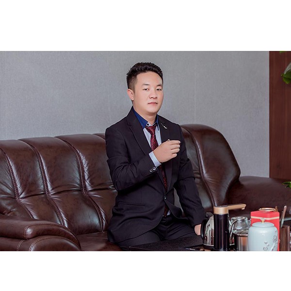 总裁 张忠贤